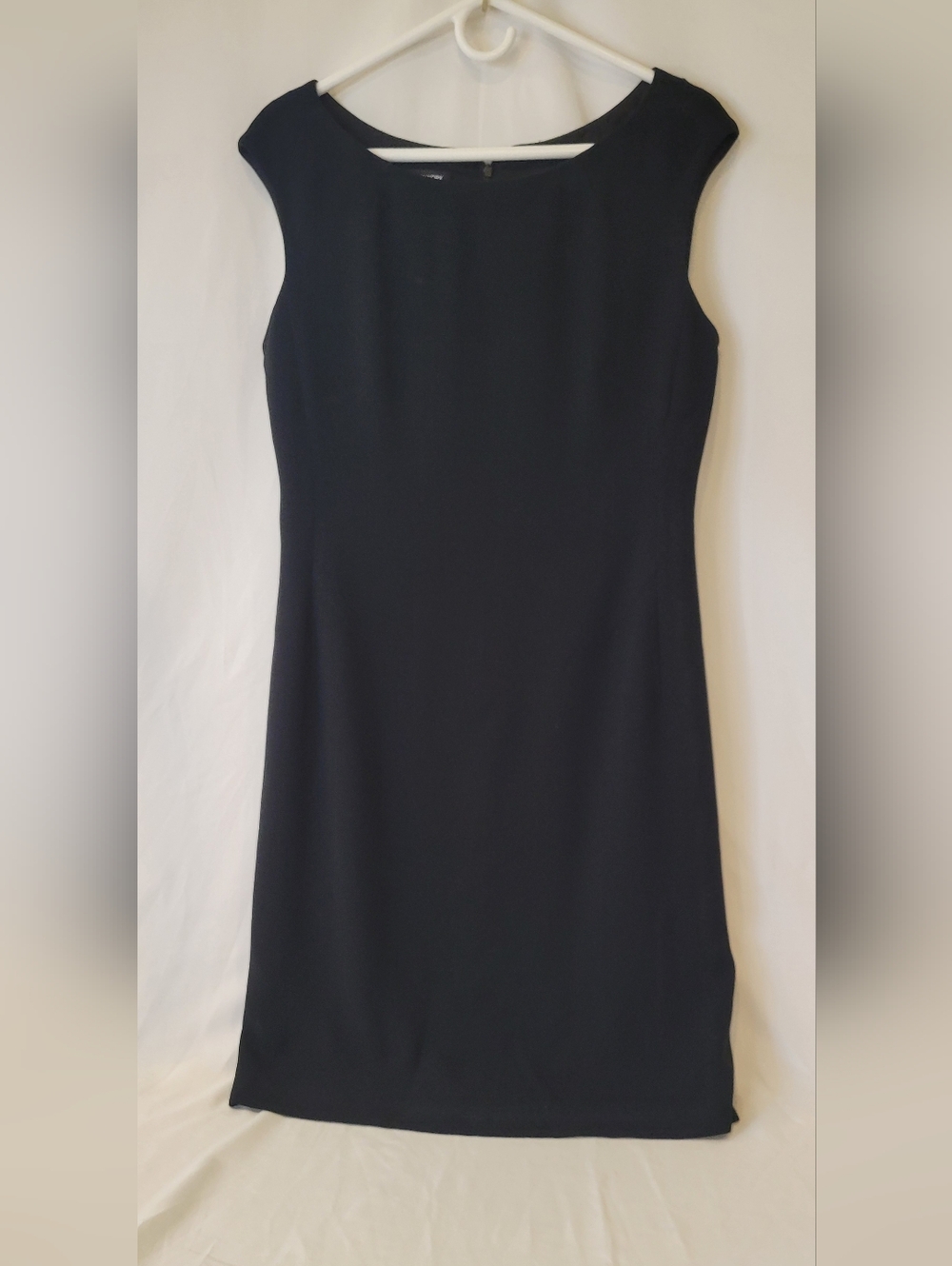 Jones New York Black Sleeveless Midi Sheath Dress
